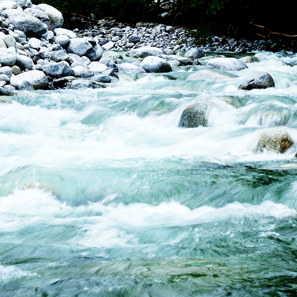 木曽駒ヶ岳の天然シリカ水使用